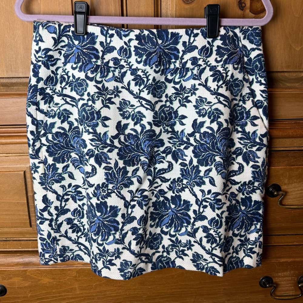 Ann Taylor Floral Blue and White Women's Skirt